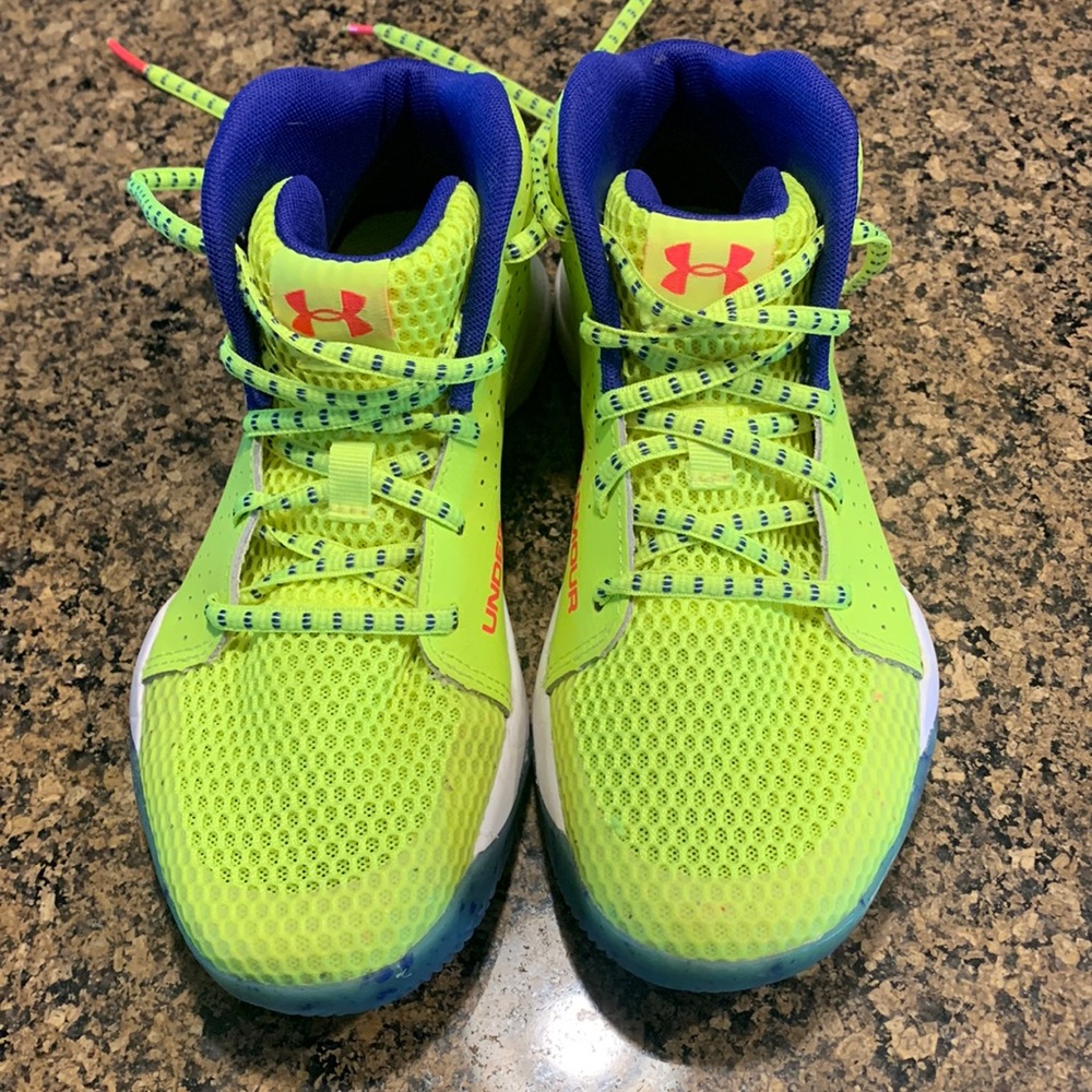 Youth Under Armour shoes, size 4